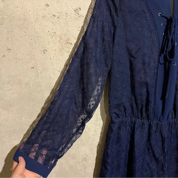 Adelyn Rae Navy Eyelet Lace Romper Sz M Long Sleeves Shorts - Picture 3 of 11